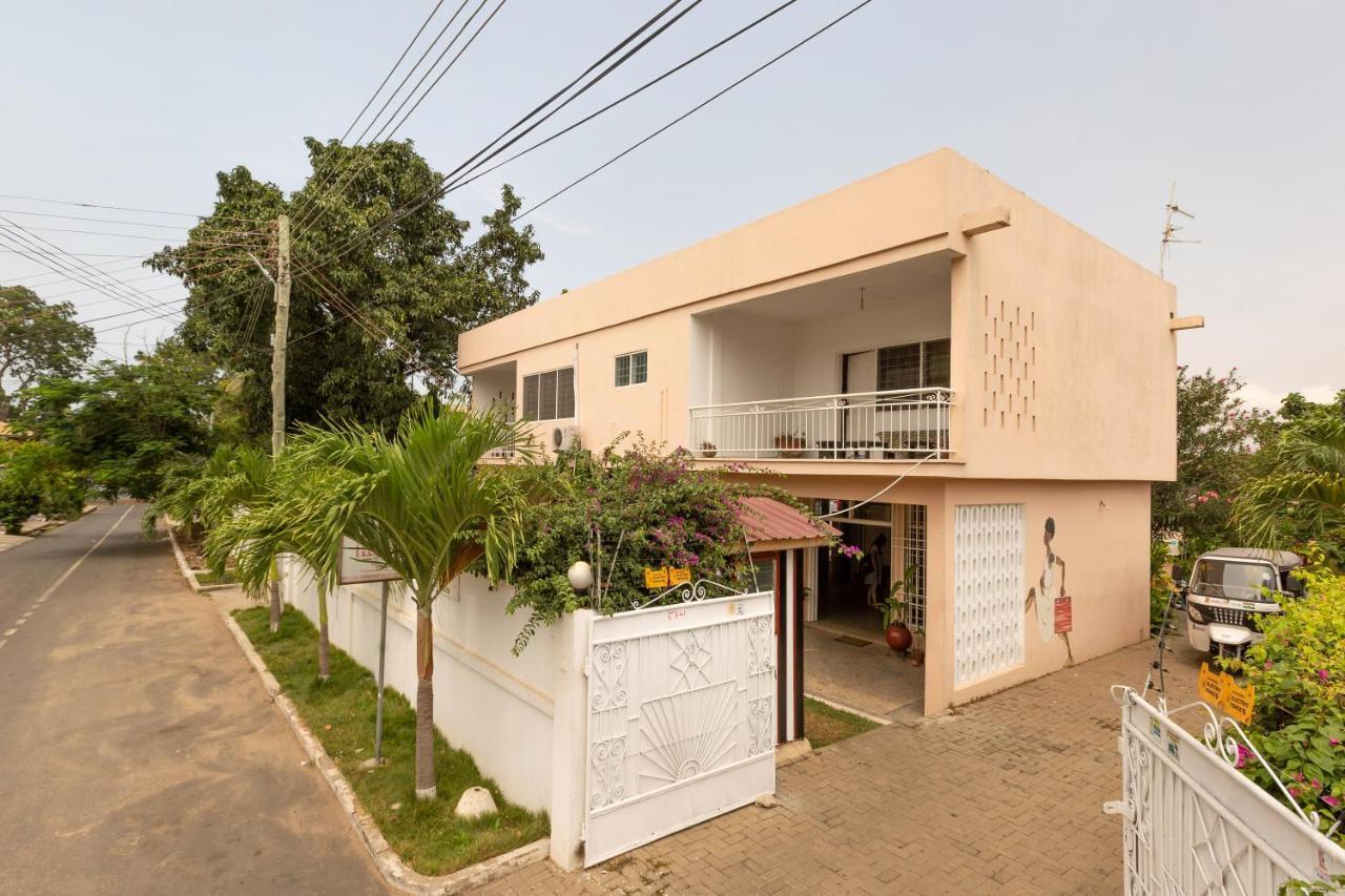 Agoo Hostel (Adults Only) Accra Exterior photo